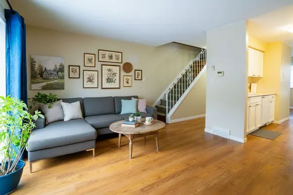 Norwich, ON N0J 1P0,10 Dufferin ST #1