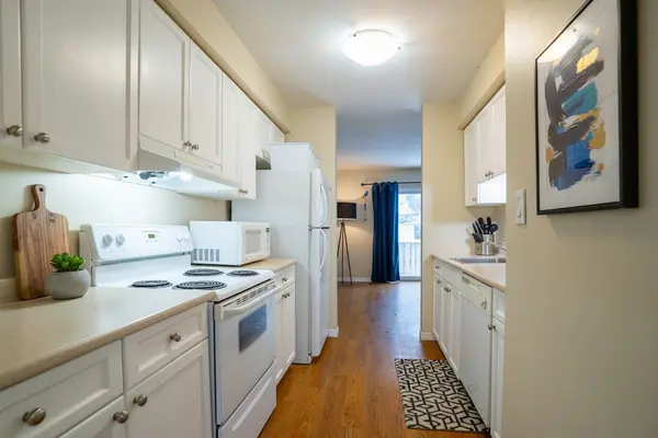 Norwich, ON N0J 1P0,10 Dufferin ST #1