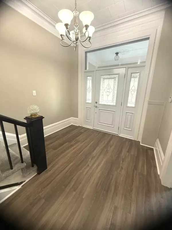 Brockville, ON K6V 4X8,26 Apple ST