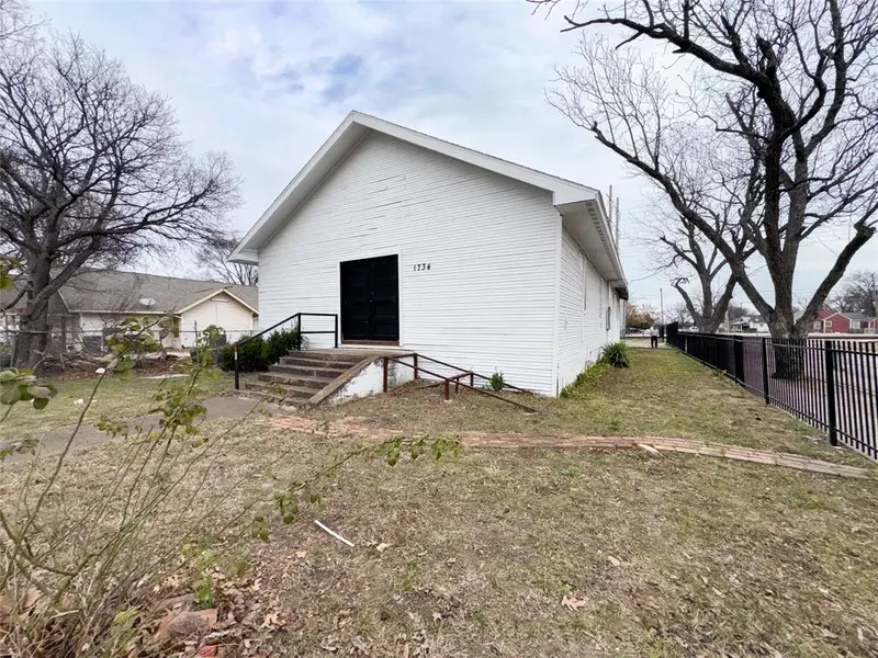 1734 S Denley Drive, Dallas, TX 75216