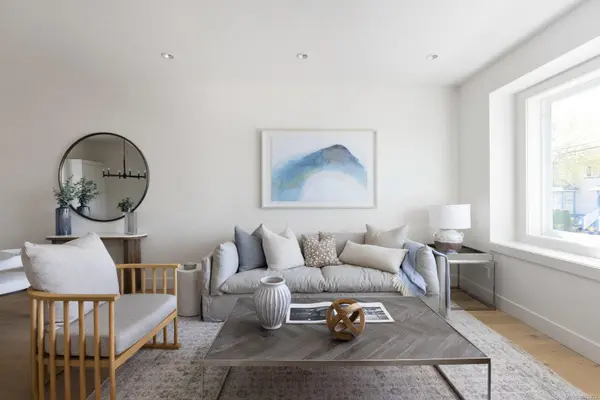 10145 Fifth St #15, Sidney, BC V8L 2X8