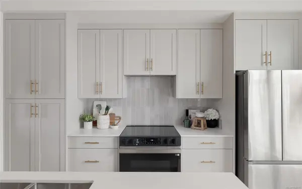 2538 Shelbourne St #7, Victoria, BC V8R 4L5