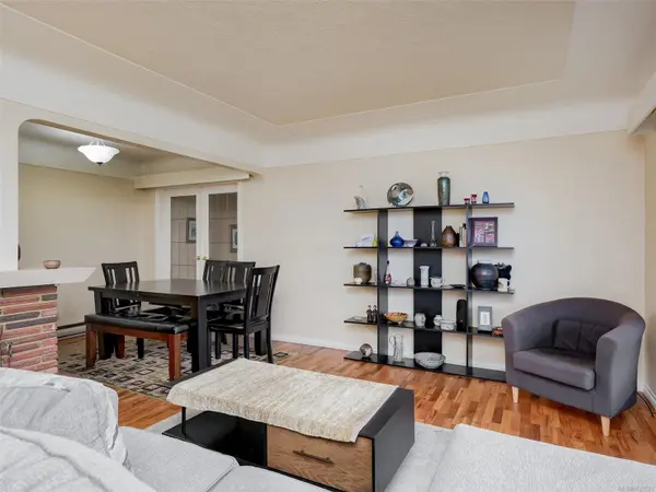 3201 Frechette St, Saanich, BC V8P 4N6