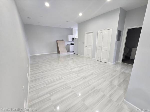 8833 Michigan AVE, Detroit, MI 48210