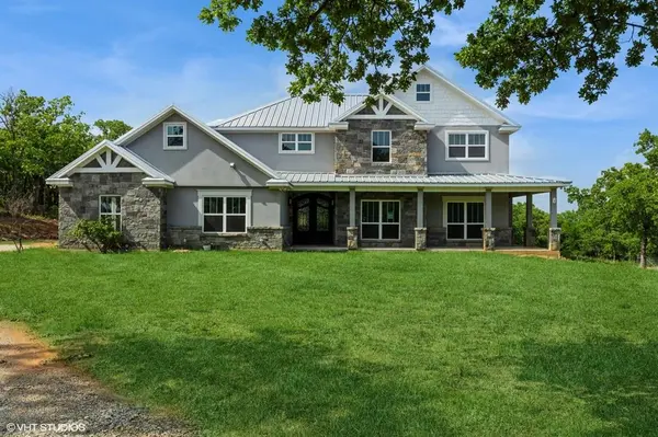 344 Whispering Oaks Trail,  Sunset,  TX 76270