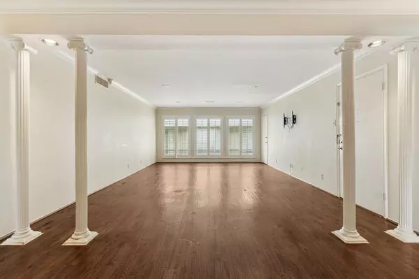 Dallas, TX 75225,6367 Diamond Head Circle #D