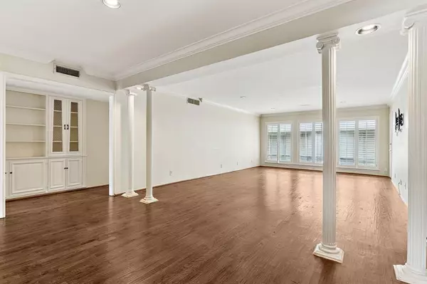 Dallas, TX 75225,6367 Diamond Head Circle #D