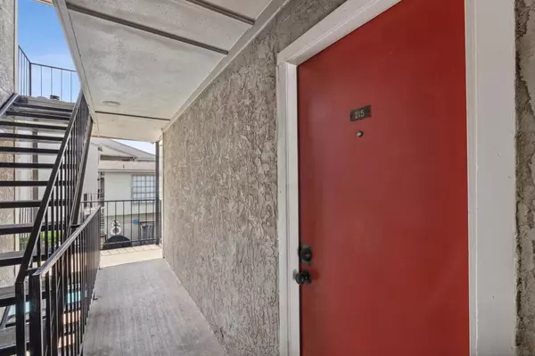 Dallas, TX 75252,7621 Mccallum Boulevard #215
