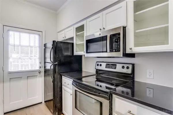 Fort Worth, TX 76109,4405 Bellaire Drive S #119