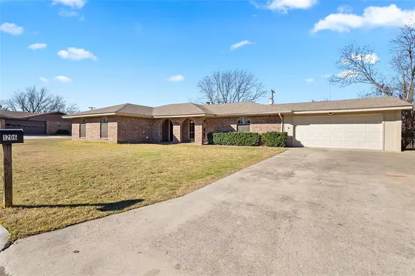 1206 Anetta Street, Bowie, TX 76230