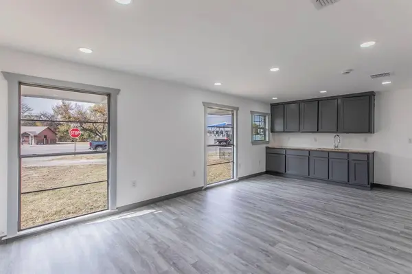 Bridgeport, TX 76426,904 13th Street #4