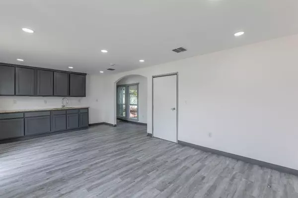 Bridgeport, TX 76426,904 13th Street #4