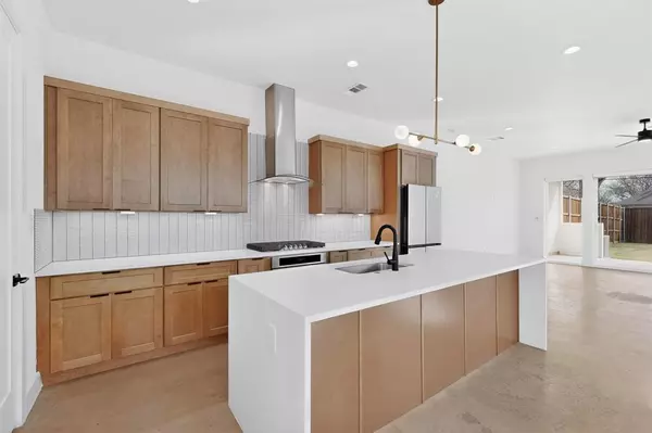 Dallas, TX 75223,5308 Terry Street