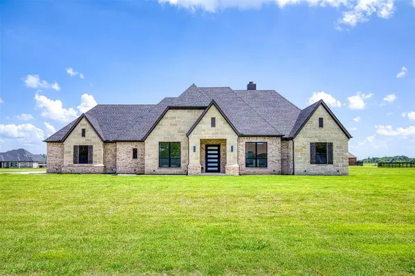 1355 Canyon Lake Road, Wills Point, TX 75169