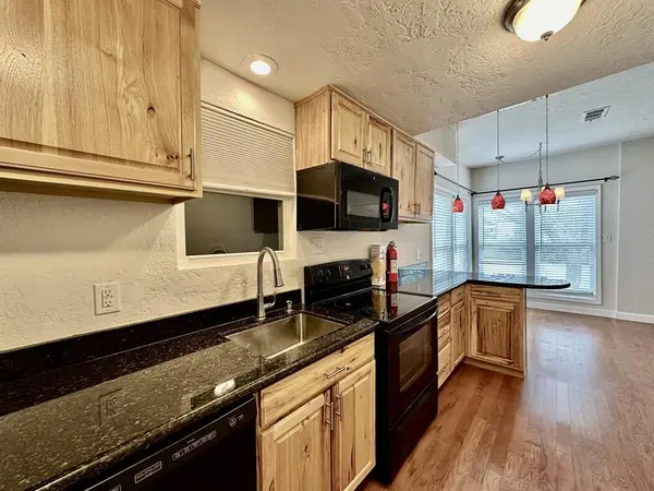 Sherman, TX 75090,115 E College Street #101