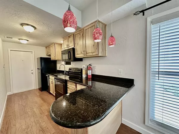 Sherman, TX 75090,115 E College Street #101