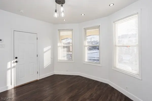 11 Ellington St, East Orange City, NJ 07017