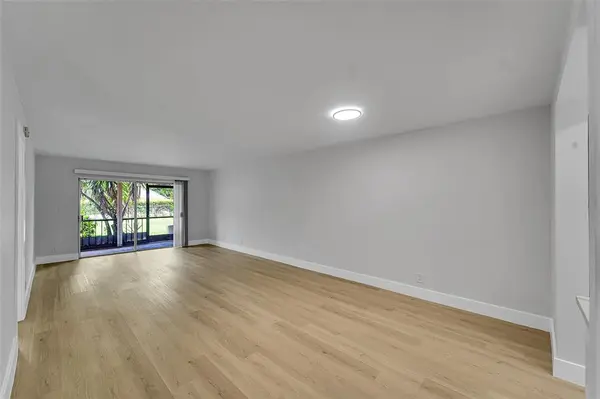 Lauderhill, FL 33319,6200 NW 44th St #106