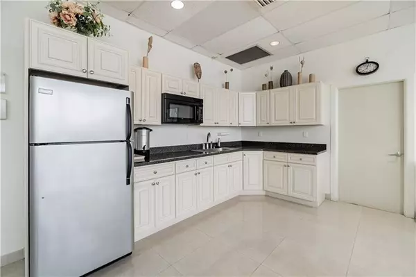 Pompano Beach, FL 33062,521 N Riverside Dr #602