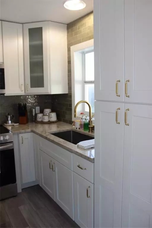 Port St Lucie, FL 34983,421 SE Solaz Ave