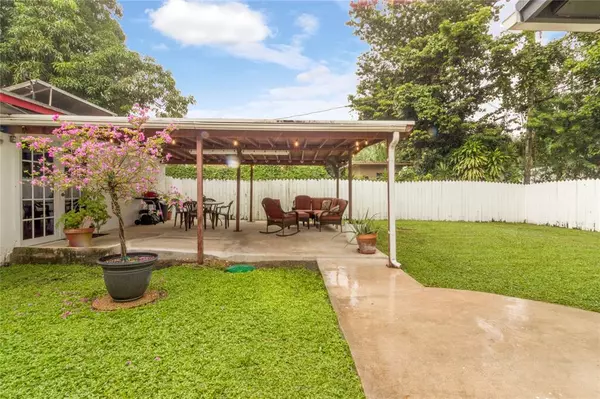 Miami, FL 33162,511 NE 161st St