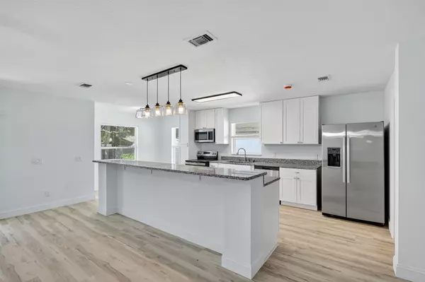 Fort Pierce, FL 34947,2205 S 33rd St