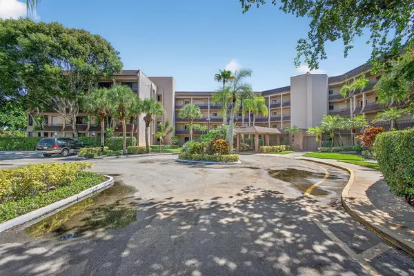 4770 Fountains Dr #104, Lake Worth, FL 33467