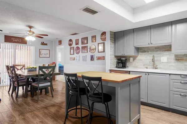 Coral Springs, FL 33065,8101 NW 27th St #4