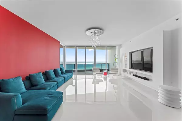 Miami Beach, FL 33140,5959 Collins Ave #1203