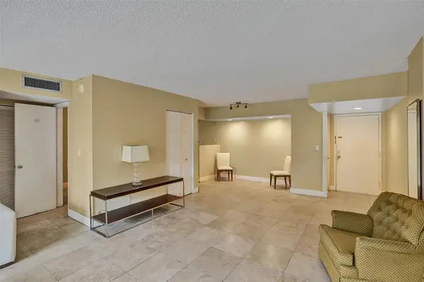 Sunny Isles Beach, FL 33160,200 178th Dr #309
