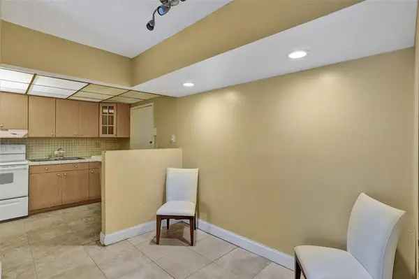 Sunny Isles Beach, FL 33160,200 178th Dr #309