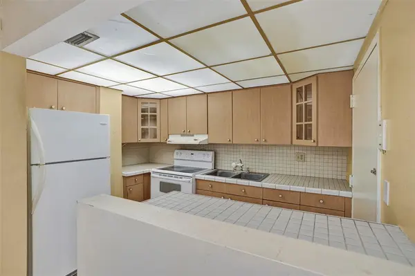 Sunny Isles Beach, FL 33160,200 178th Dr #309