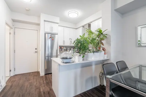 Burlington, ON L7R 0E5,2087 Fairview ST #1506