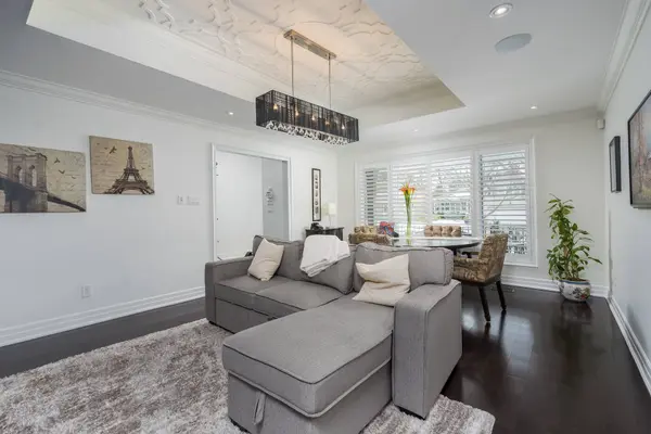 55 Ashmount CRES, Toronto W09, ON M9R 1C9