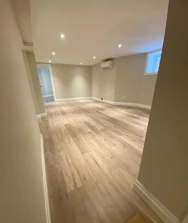 Toronto W02, ON M6P 2C6,624 Indian RD #Lower