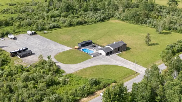 883 Craig RD, North Grenville, ON K0G 1S0