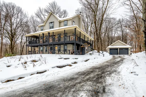 Huntsville, ON P1H 0A6,39 Deerfoot TRL