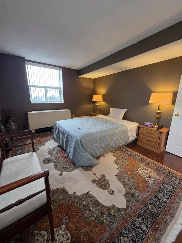 London East, ON N6A 5L9,600 Talbot ST #611