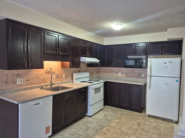 Kitchener, ON N2E 3X2,10 Donnenwerth DR