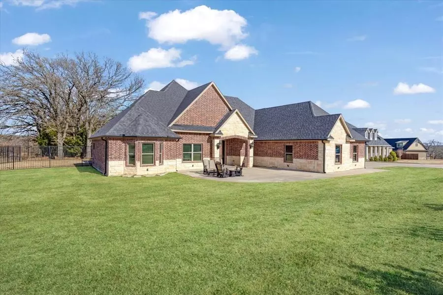 3909 Saddle Creek, Denison, TX 75020