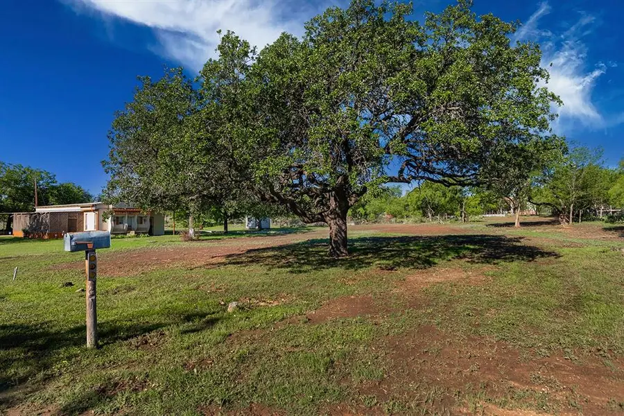 1214 S Mulberry, Brady, TX 76825