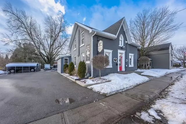 Halton Hills, ON L7J 1W1,28 Main ST N