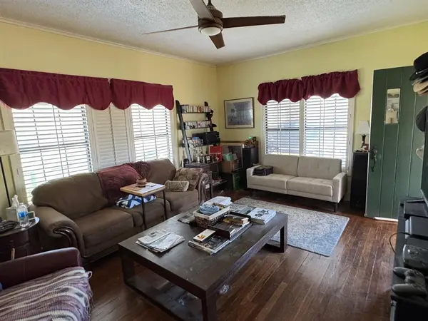 Seymour, TX 76380,707 N River Street