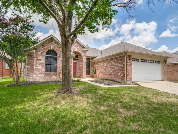 631 Engleside Drive,  Arlington,  TX 76018