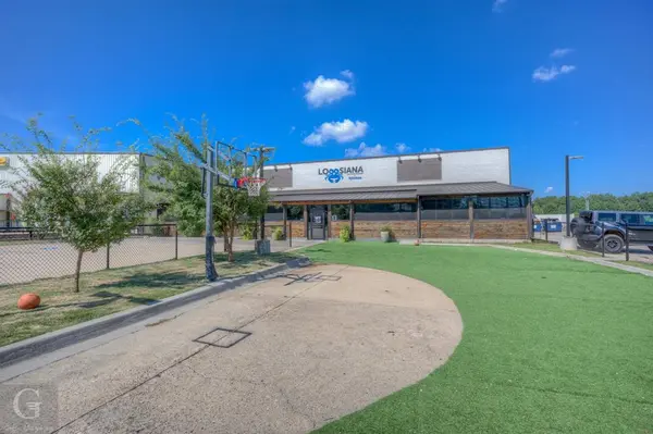 9220 Wallace Lake Road, Shreveport, LA 71106