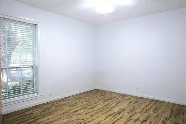 Dallas, TX 75235,5323 Fleetwood Oaks Avenue #156