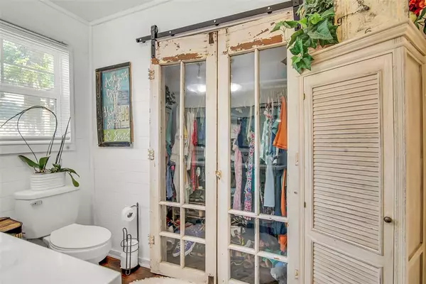 Van Alstyne, TX 75495,182 Douglas Street