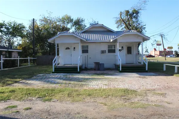 1909 Sycamore Street, Commerce, TX 75428