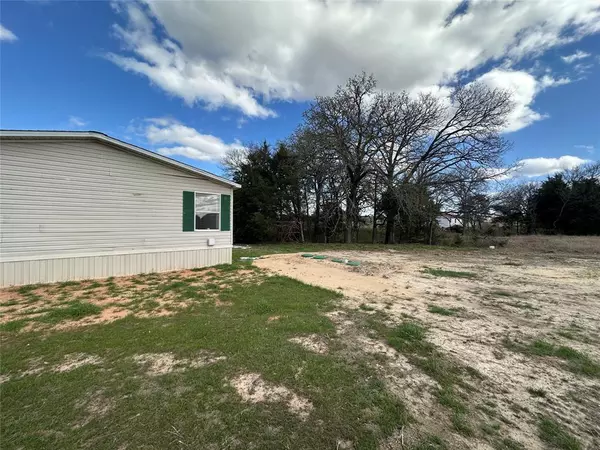 Bonham, TX 75418,230 Largo Street