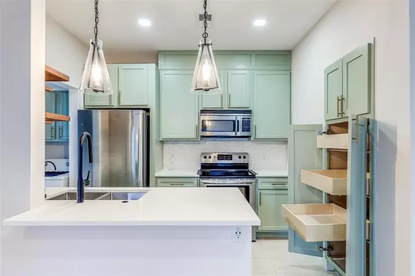 Addison, TX 75001,4067 Beltway Drive #111